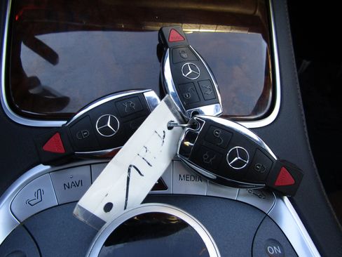 Used 2014 Mercedes-Benz S 550 Sedan w/ Sport Package w/ Sport Package image 39