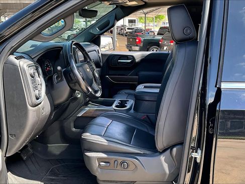 Used 2022 Chevrolet Silverado 1500 High Country w/ Technology Package image 8