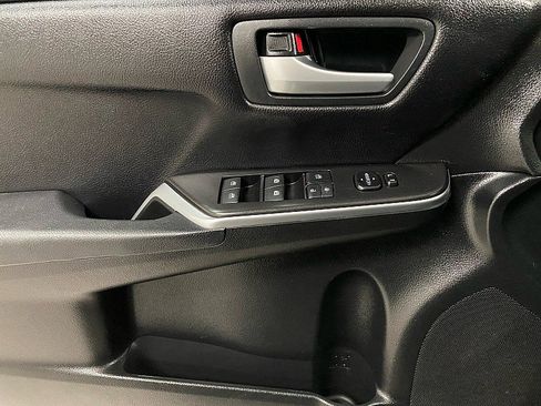 Used 2017 Toyota Camry LE image 9