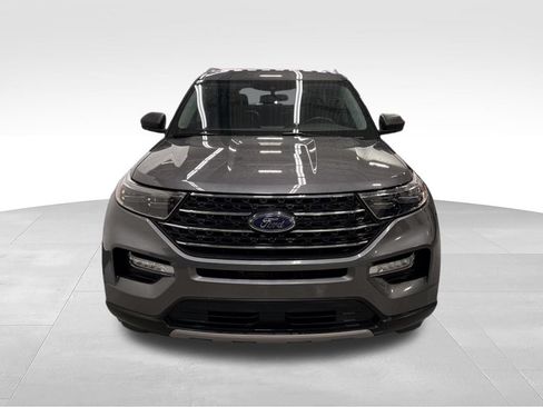 Used 2023 Ford Explorer XLT w/ Equipment Group 202A AWD/4WD image 8