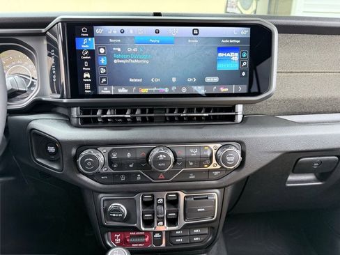 New 2026 Jeep Gladiator Sport image 15