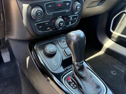 Used 2019 Jeep Compass Latitude AWD/4WD image 21
