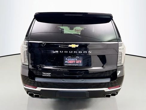 Used 2025 Chevrolet Suburban High Country AWD/4WD image 9