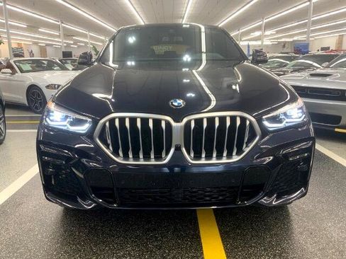 Used 2022 BMW X6 xDrive40i w/ M Sport Package image 3