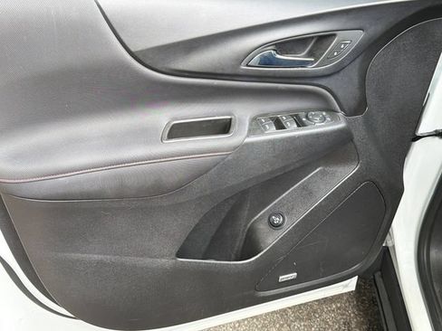 Used 2022 Chevrolet Equinox RS w/ RS Leather Package FWD image 12