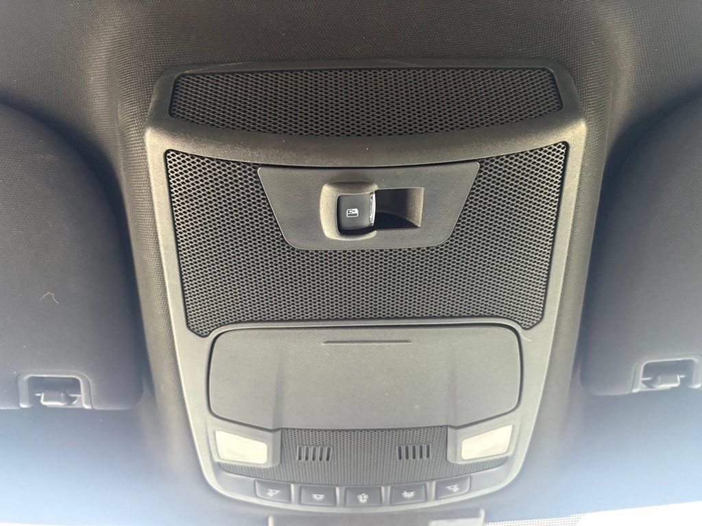 Used 2019 Ford F150 XLT w/ Equipment Group 302A Luxury AWD/4WD image 18