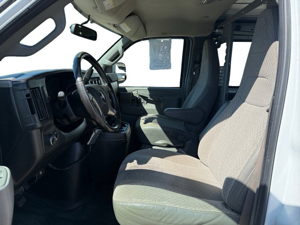 Used 2018 GMC Savana 2500 w/ Driver Convenience Package RWD image 9