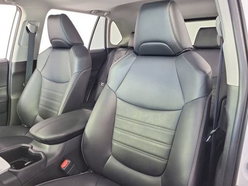 Used 2025 Toyota RAV4 XLE Premium w/ Weather Package AWD/4WD image 20