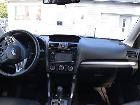 Used 2014 Subaru Forester 2.5i Touring AWD/4WD image 11
