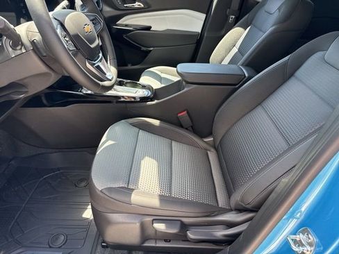 New 2026 Chevrolet Trax LT w/ Sunroof Package FWD image 9