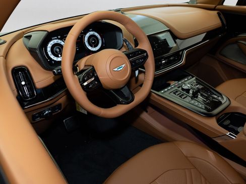 Used 2026 Aston Martin DBX S AWD/4WD image 4
