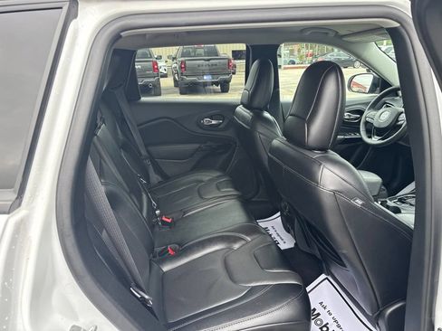 Used 2023 Jeep Cherokee Altitude Lux AWD/4WD image 41
