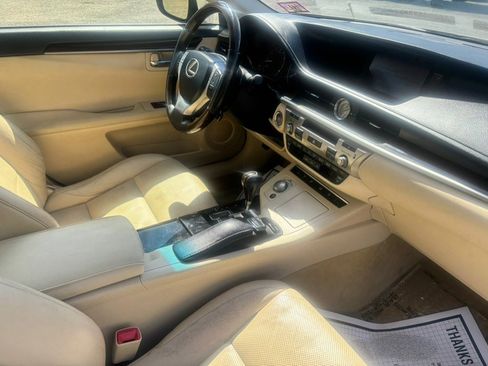 Used 2015 Lexus ES 350 F Sport w/ Luxury Package FWD image 34