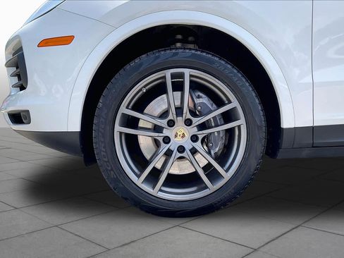 Used 2021 Porsche Cayenne AWD/4WD image 9