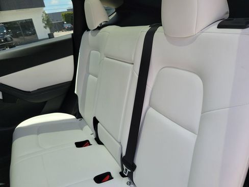 Used 2022 Tesla Model Y Performance AWD/4WD image 11