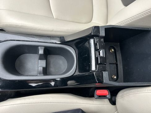 Used 2023 Toyota Corolla Cross XLE w/ Convenience Package image 23