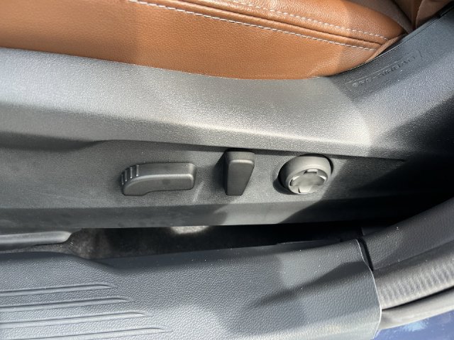 Used 2025 Subaru Outback Touring XT AWD/4WD image 10
