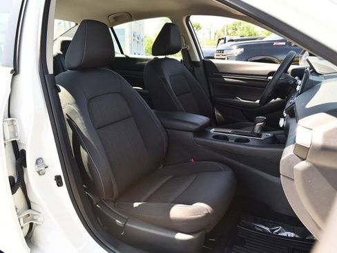 Used 2022 Nissan Altima 2.5 S FWD image 19