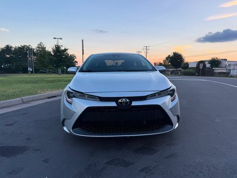 Used 2020 Toyota Corolla LE FWD image 8