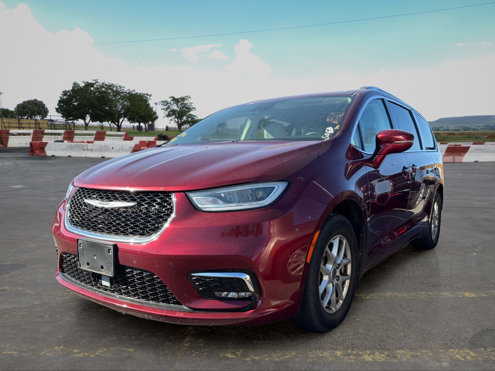 Used 2021 Chrysler Pacifica Touring-L FWD image 5