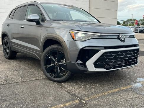 New 2025 Volkswagen Taos SEL image 1