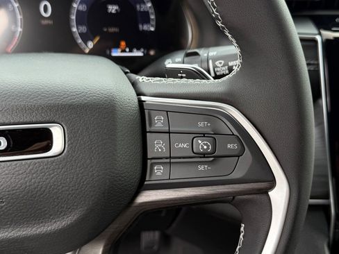 New 2025 Jeep Grand Cherokee L Limited w/ Luxury Tech Group II image 34