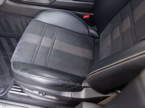 Certified 2022 Porsche Cayenne Turbo GT AWD/4WD image 22