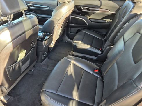 Used 2025 Kia Telluride S image 14