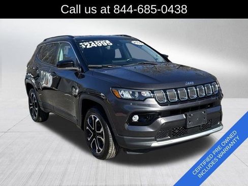 Used 2022 Jeep Compass Limited image 3