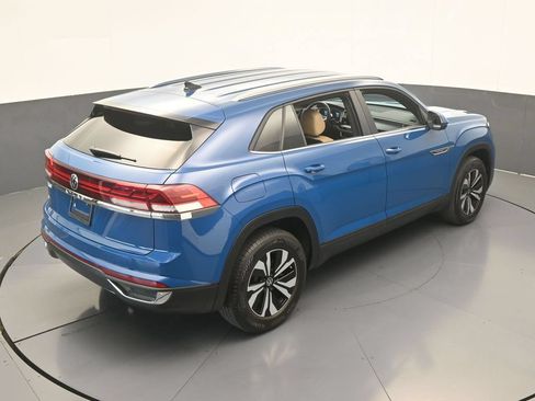 Used 2025 Volkswagen Atlas Cross Sport SE FWD image 46