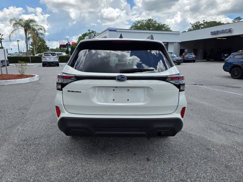 Certified 2025 Subaru Forester Premium AWD/4WD image 4