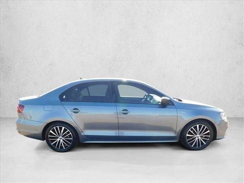 Used 2017 Volkswagen Jetta Sport FWD image 7