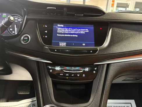 Used 2022 Cadillac XT5 Premium Luxury w/ Technology Package image 16