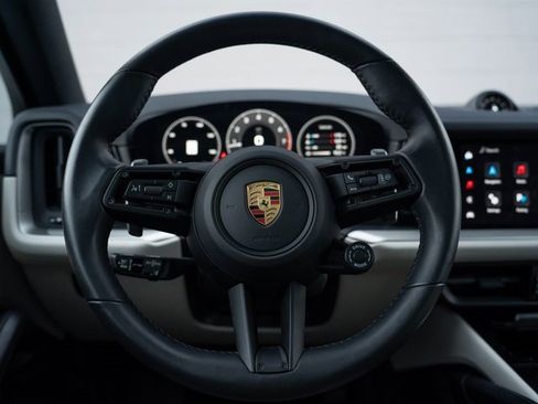 Certified 2025 Porsche Cayenne Coupe image 23