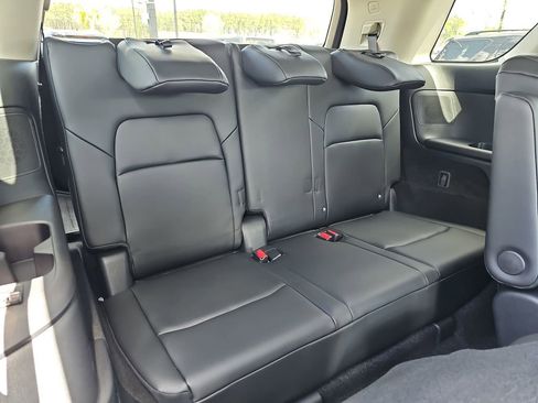 New 2026 Nissan Pathfinder Platinum w/ Accent Package FWD image 16