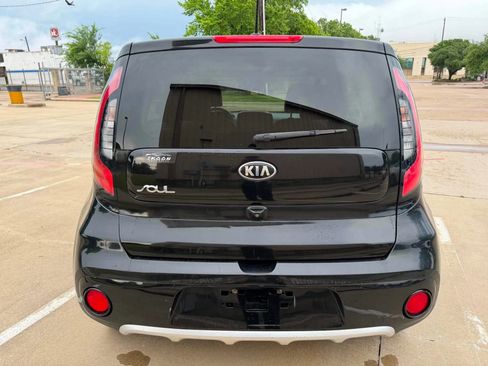 Used 2018 Kia Soul + w/ + Primo LIT Package FWD image 6