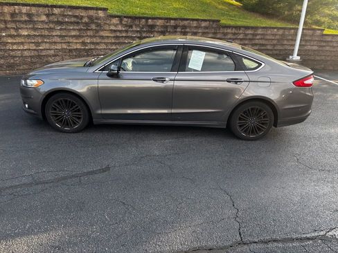 Used 2014 Ford Fusion SE w/ Equipment Group 202A FWD image 4