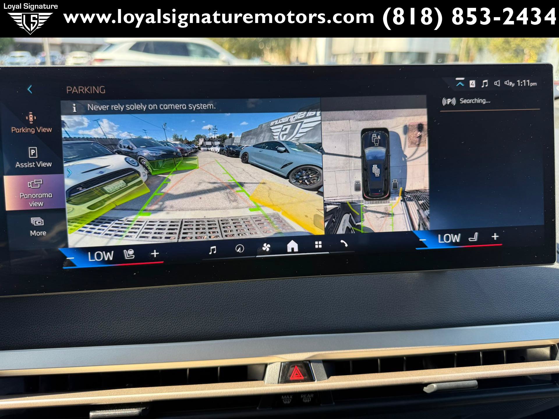 Used 2024 BMW iX xDrive50 w/ Sport Package AWD/4WD image 34