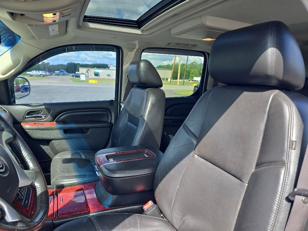 Used 2012 Cadillac Escalade ESV Luxury AWD/4WD image 14