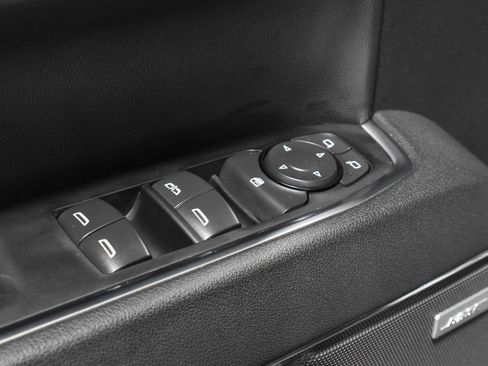 Used 2025 Chevrolet Silverado 1500 LT Trail Boss w/ Convenience Package II image 11