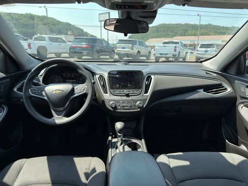 Used 2023 Chevrolet Malibu LS FWD image 14