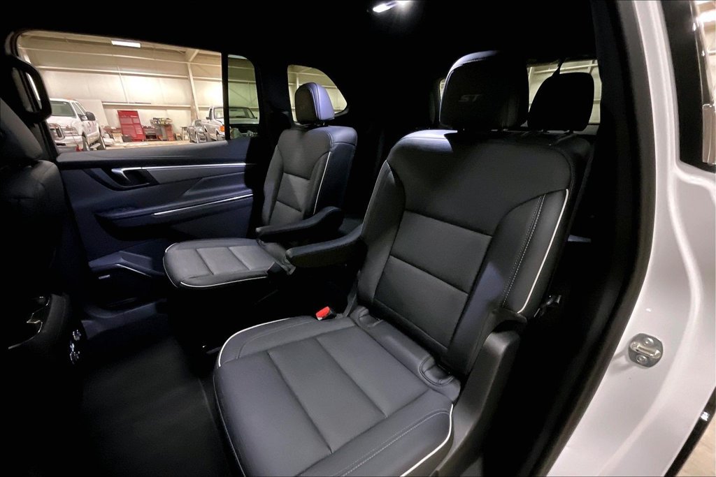 Used 2026 Buick Enclave Sport Touring AWD/4WD image 24