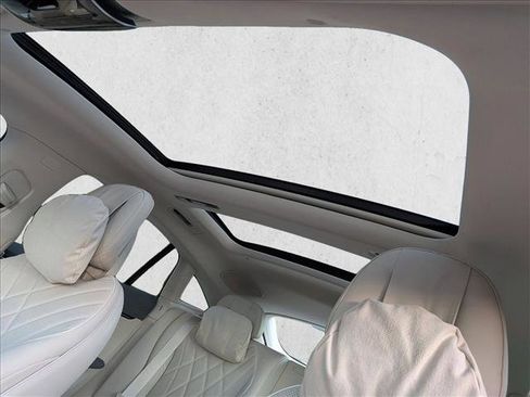 Used 2023 Mercedes-Benz EQS 580 4MATIC Sedan image 13