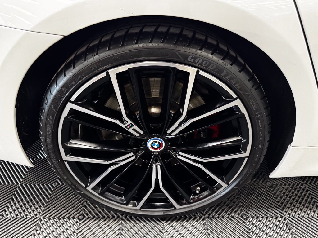 Used 2023 BMW M550i xDrive w/ Executive Package AWD/4WD image 19