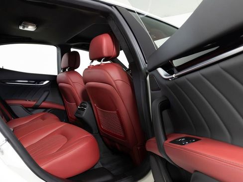Used 2023 Maserati Ghibli GT RWD image 27