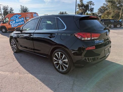 Used 2018 Hyundai Elantra GT image 6