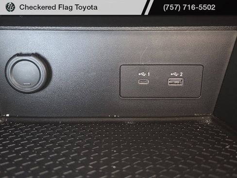 Used 2024 Nissan Pathfinder S image 18