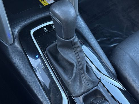 Certified 2023 Toyota Corolla Cross XLE image 28