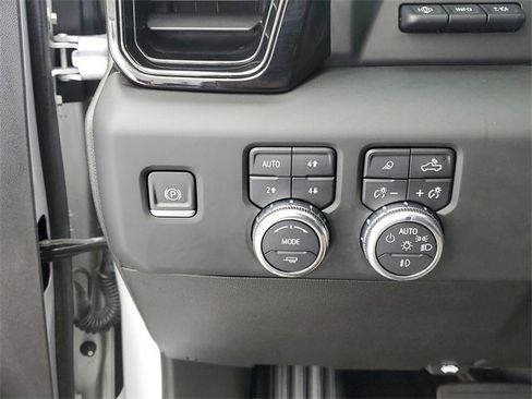 Used 2022 GMC Sierra 1500 AT4 w/ AT4 Premium Package image 32