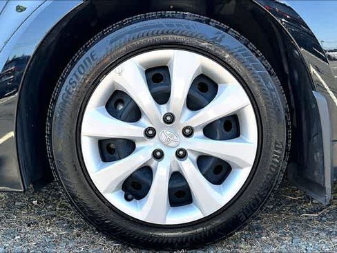 Used 2023 Toyota Corolla LE AWD/4WD image 34